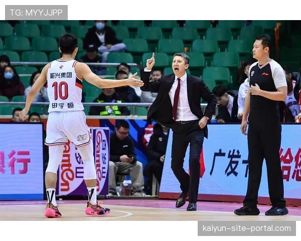 广州队卡位季后赛边缘 胜率五成争夺白热化 广州队卡位季后赛边缘 胜率五成争夺白热化